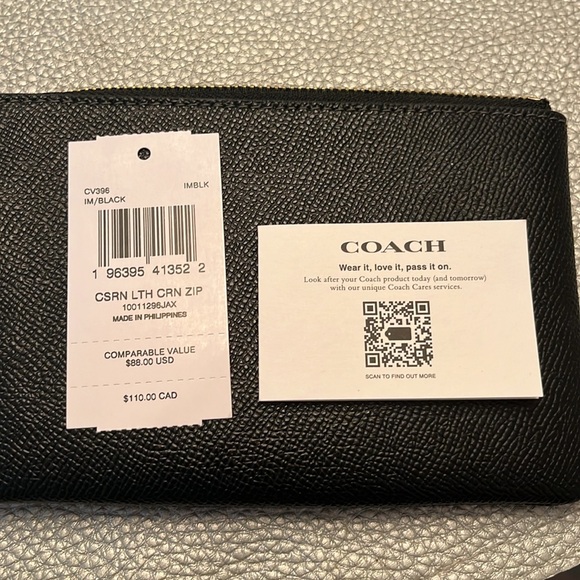 👛 NWT Coach wristlet - Picture 9 of 9